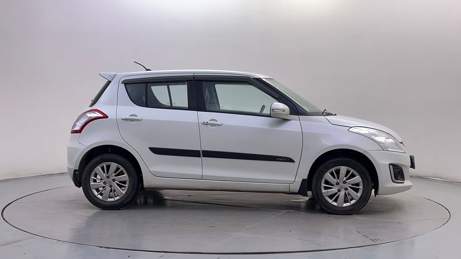 Used 2016 Maruti Suzuki Swift ZXi Petrol Manual exterior RIGHT SIDE VIEW
