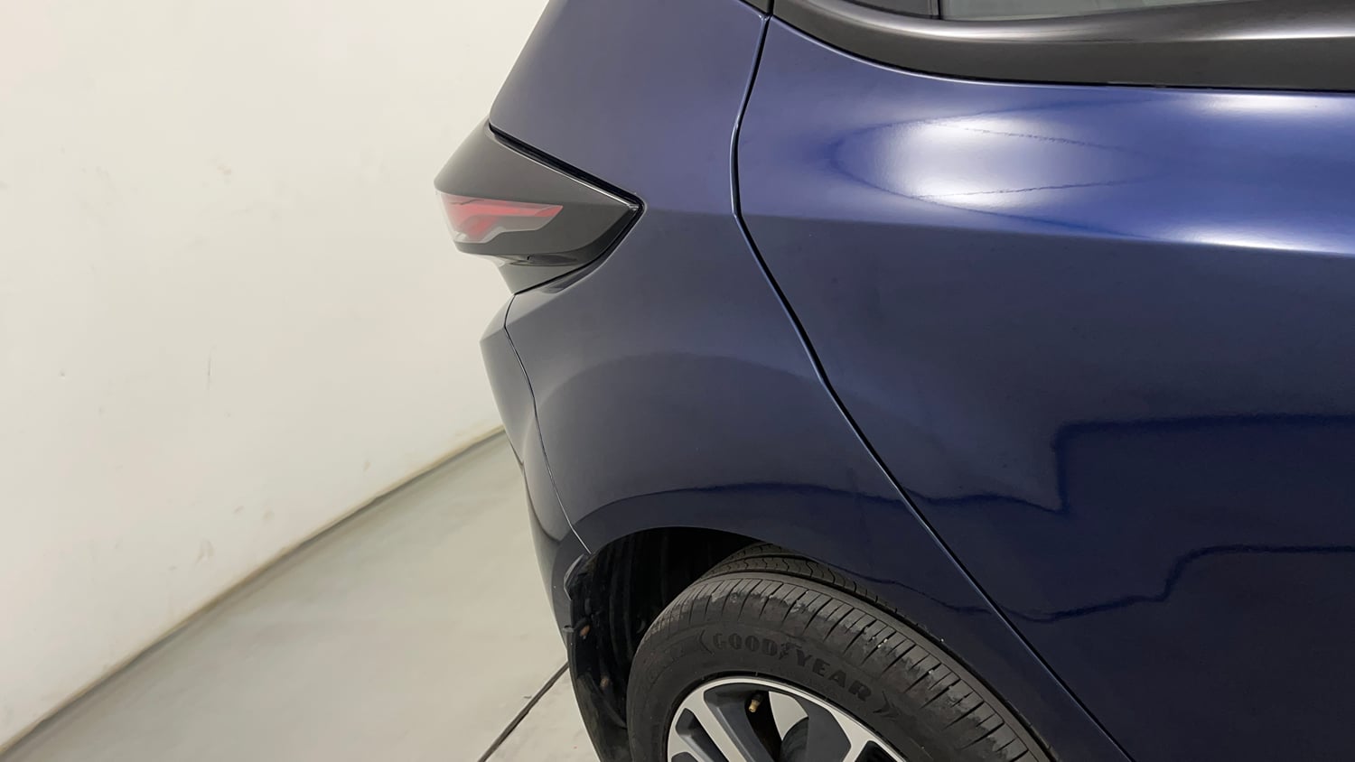 Used 2022 Tata Altroz XZA Petrol Petrol Automatic dents MINOR SCRATCH