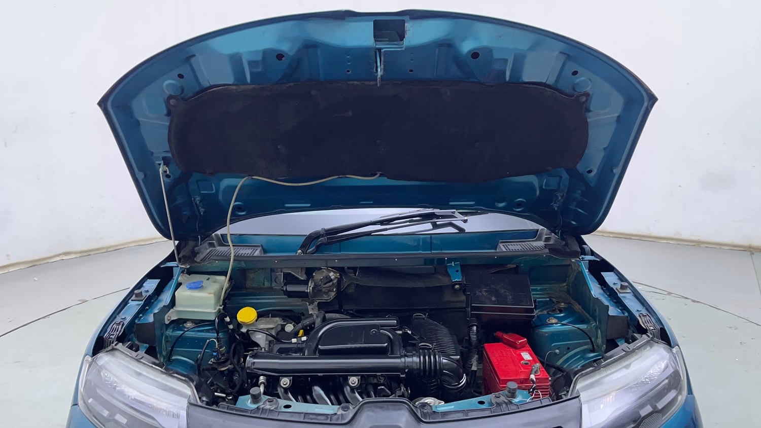 Used 2022 Renault Kwid RXT 1.0 (O) Petrol Manual engine ENGINE & BONNET OPEN FRONT VIEW