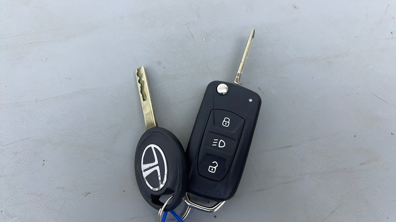 Used 2022 Tata Tiago XZ Plus CNG Cng Manual extra CAR KEY VIEW