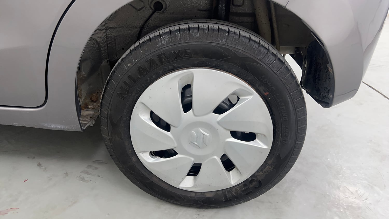 Used 2017 Maruti Suzuki Celerio ZXI (O) AMT Petrol Automatic tyres LEFT REAR TYRE RIM VIEW