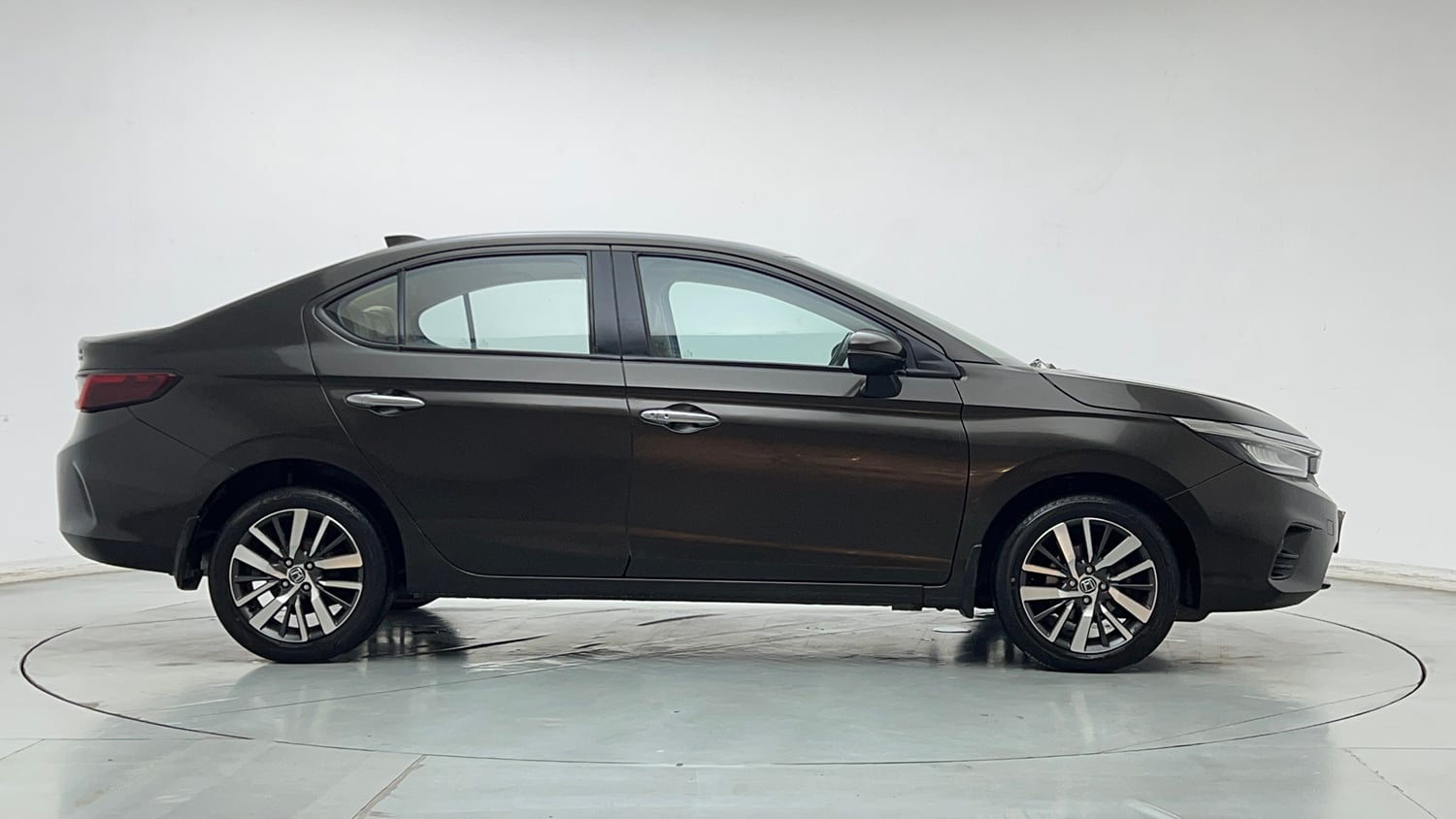 Used 2021 Honda City ZX CVT Petrol Petrol Automatic exterior RIGHT SIDE VIEW