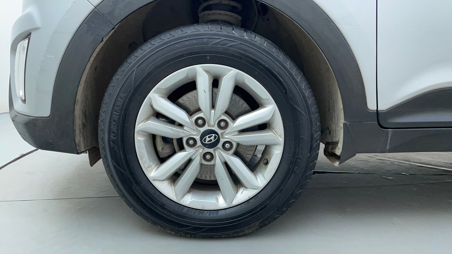 Used 2016 Hyundai Creta 1.6 SX Plus Petrol Petrol Manual tyres LEFT FRONT TYRE RIM VIEW