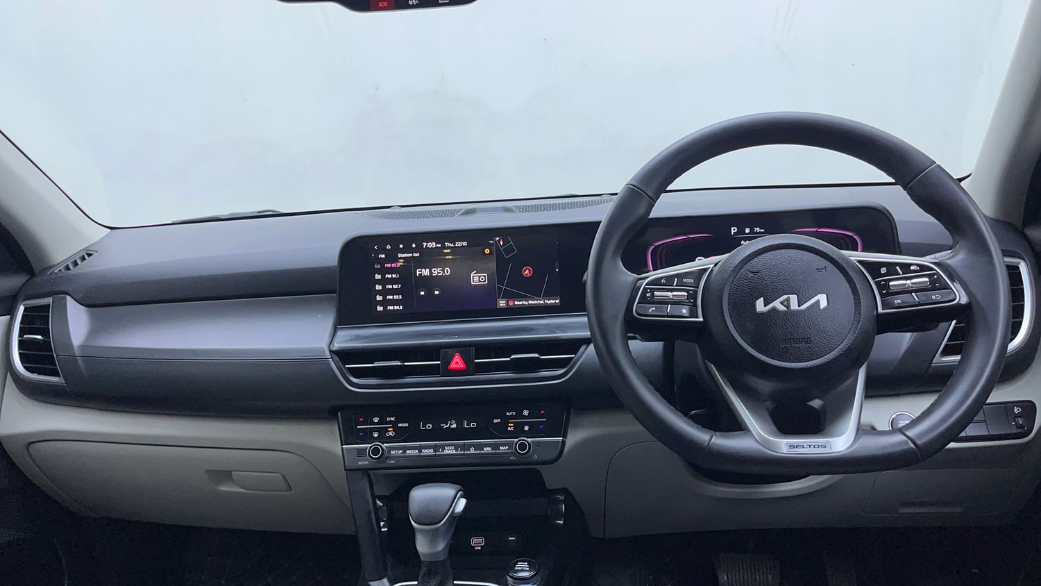 Used 2024 kia Seltos HTX 1.5 Petrol IVT Petrol Automatic interior DASHBOARD VIEW