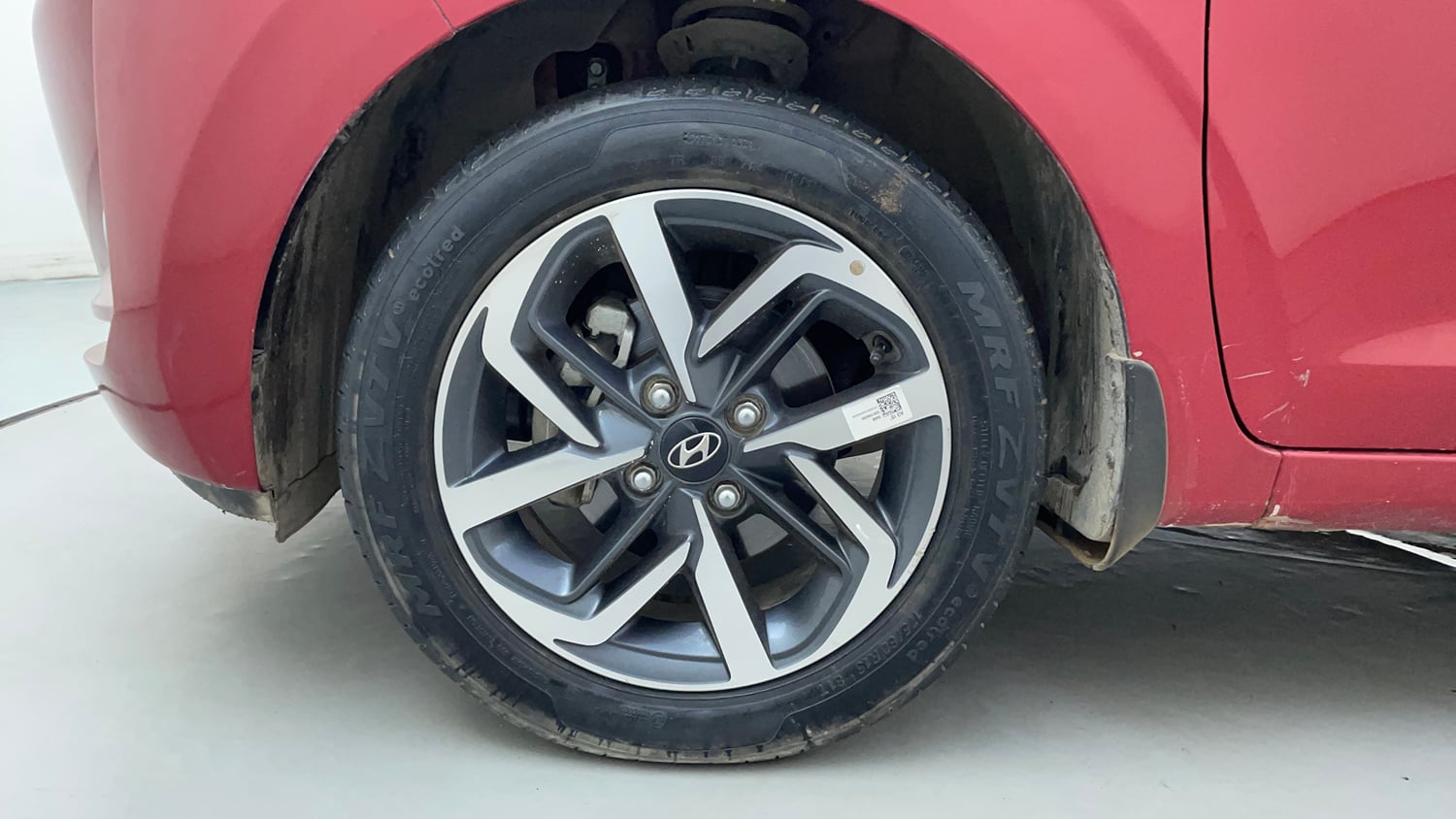 Used 2021 Hyundai Grand i10 Nios Asta AMT 1.2 Kappa VTVT Petrol Automatic tyres LEFT FRONT TYRE RIM VIEW