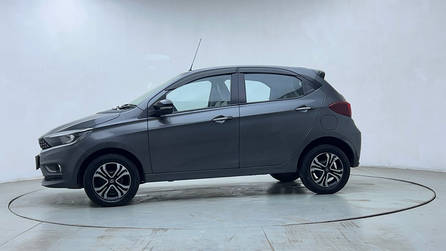 Used 2022 Tata Tiago XZ Plus CNG Cng Manual exterior LEFT SIDE VIEW