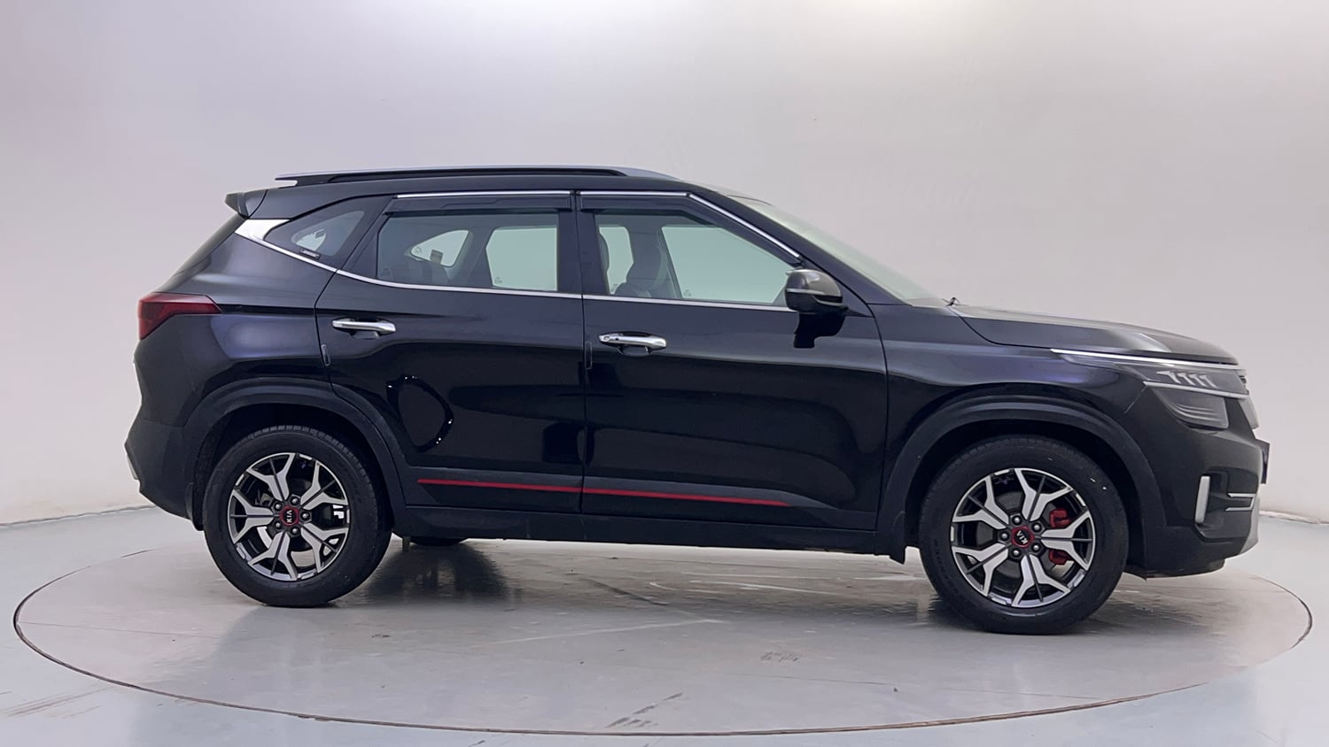 Used 2020 Kia Seltos GTX Plus 1.4 Petrol Manual exterior RIGHT SIDE VIEW