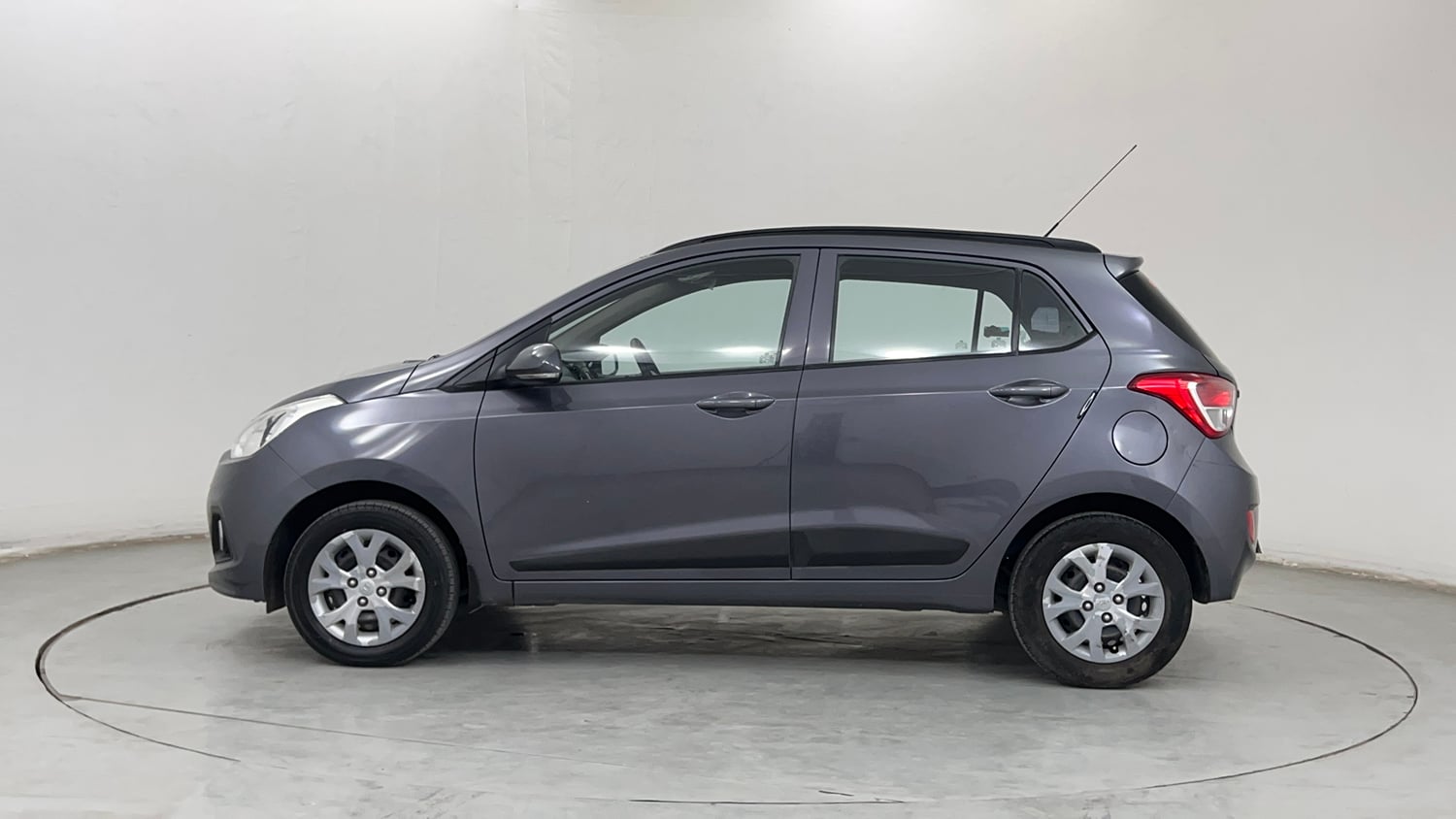 Used 2016 Hyundai Grand i10 Sportz 1.2 Kappa VTVT Petrol Manual exterior LEFT SIDE VIEW