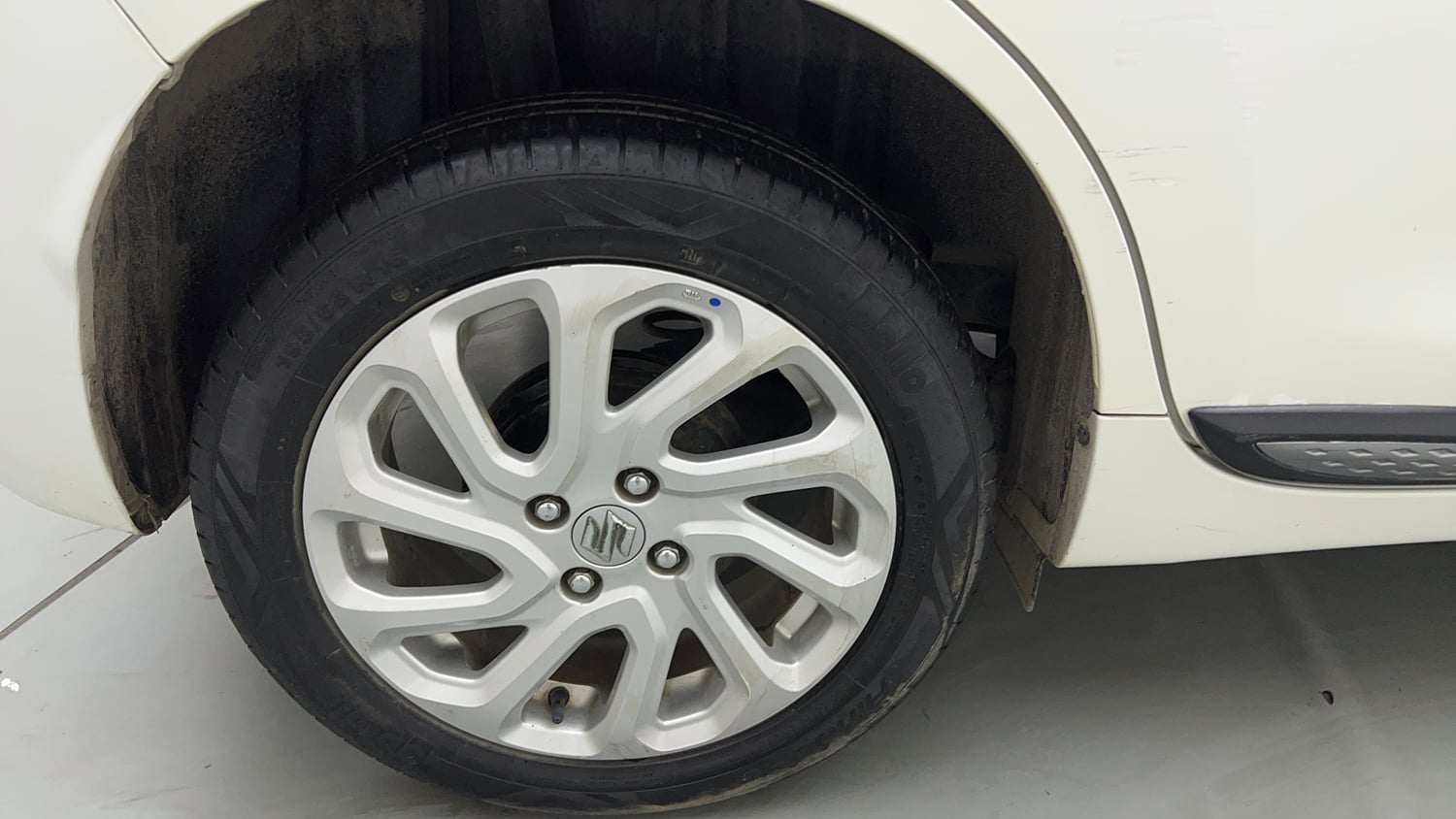 Used 2022 Maruti Suzuki Baleno Zeta MT Petrol Manual tyres RIGHT REAR TYRE RIM VIEW