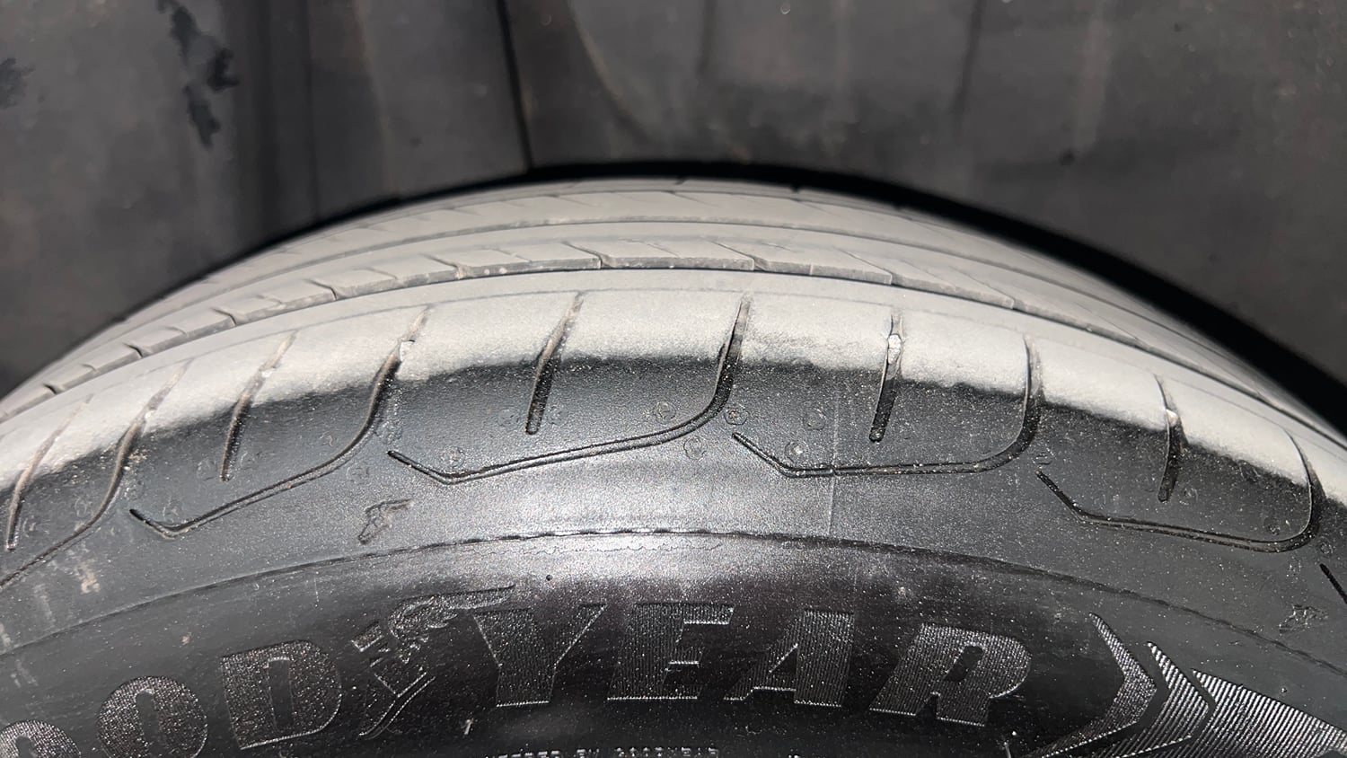 Used 2020 Maruti Suzuki Swift ZXi Plus AMT Petrol Automatic tyres RIGHT REAR TYRE TREAD VIEW