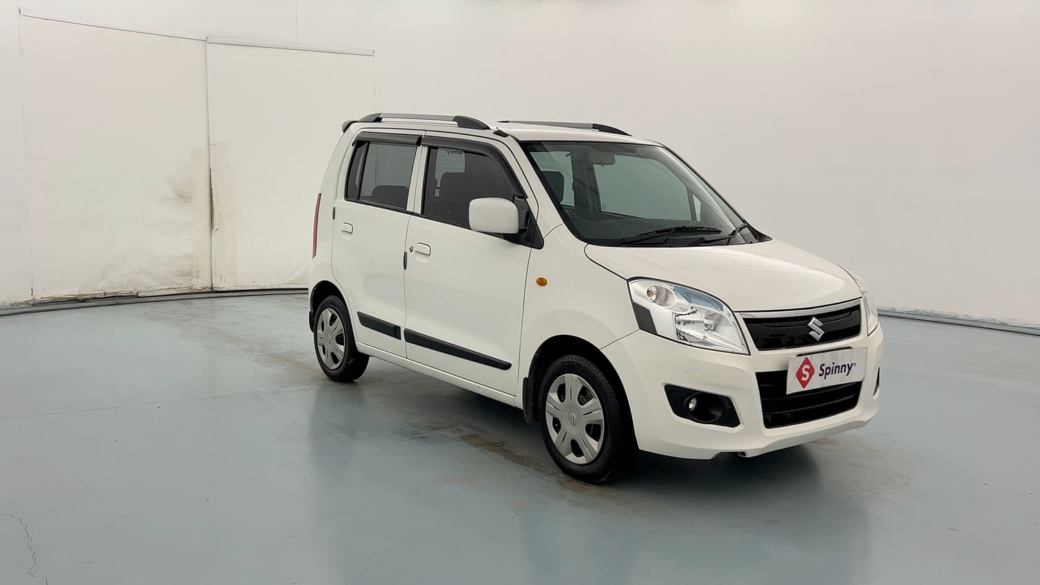 Used 2016 Maruti Suzuki Wagon R VXI Petrol Manual exterior RIGHT FRONT CORNER VIEW