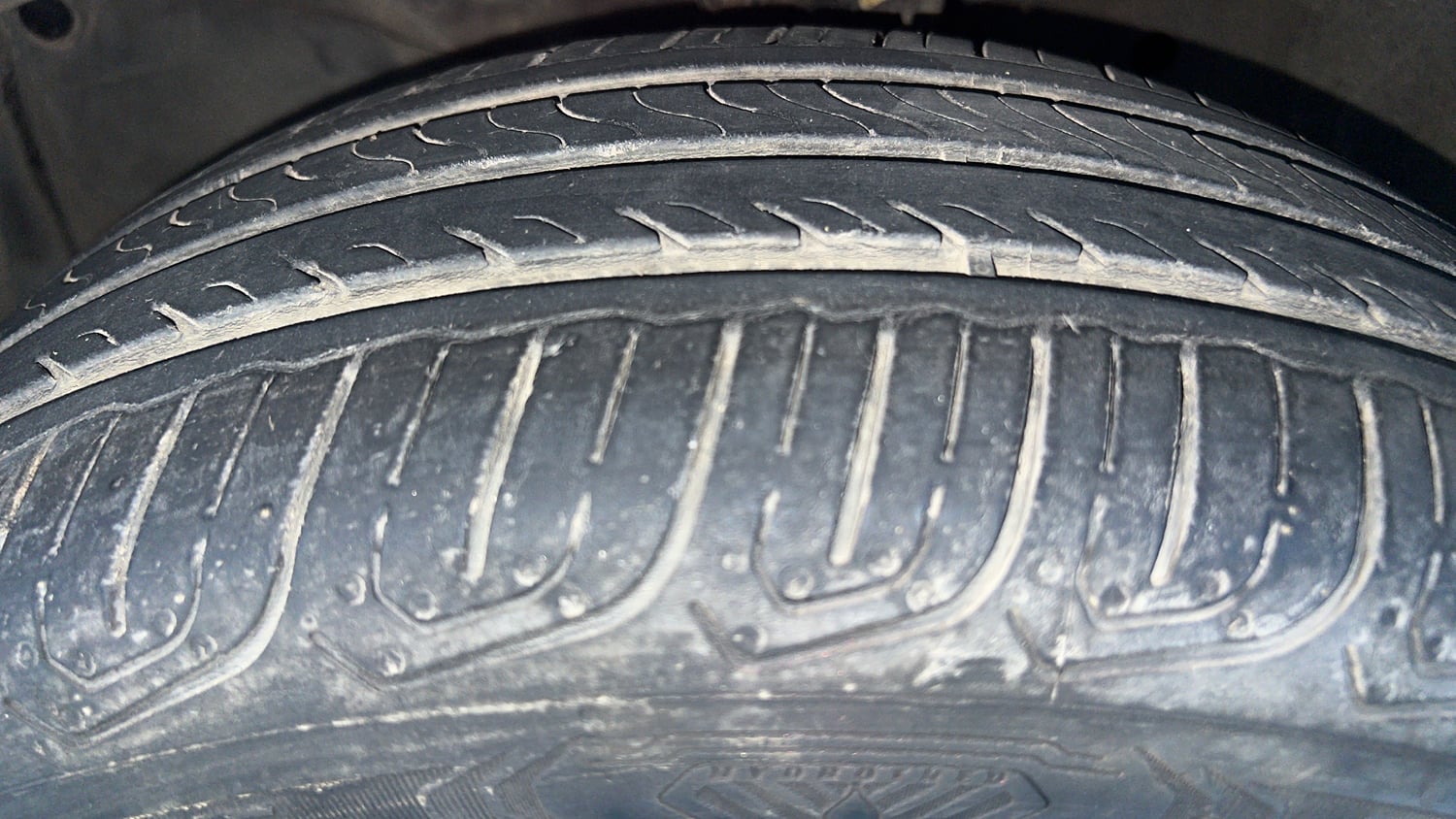 Used 2016 Honda Jazz SV Petrol Petrol Manual tyres LEFT FRONT TYRE TREAD VIEW