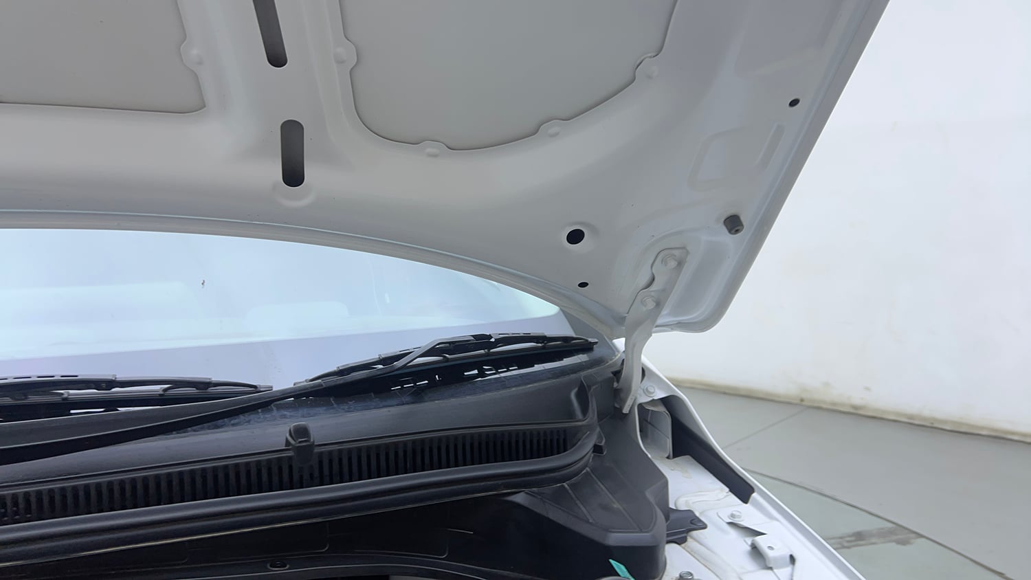 Used 2026 Hyundai New i20 Asta (O) 1.2 IVT Petrol Automatic engine ENGINE LEFT SIDE HINGE & APRON VIEW