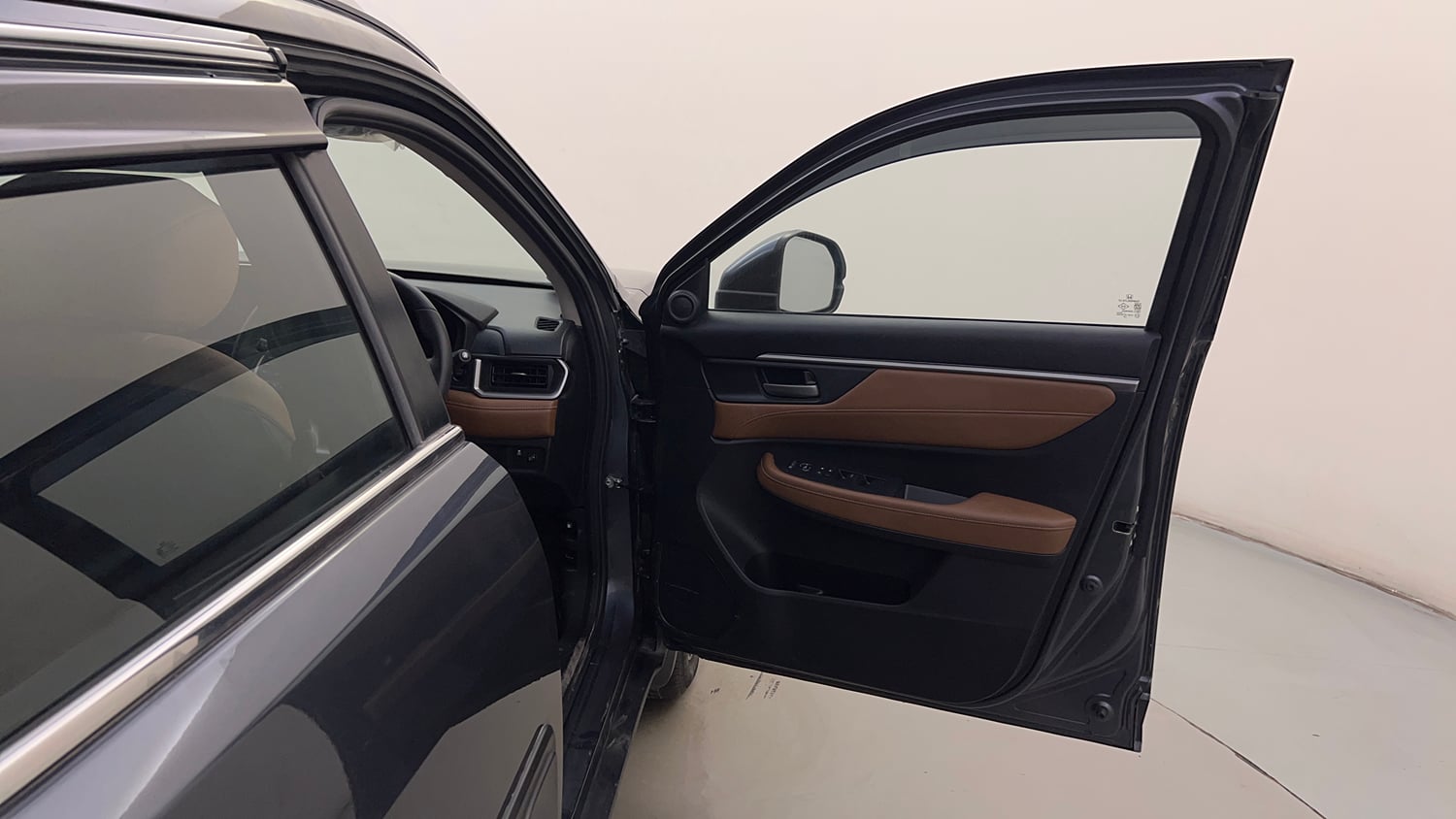 Used 2025 Honda Elevate ZX CVT Petrol Automatic interior RIGHT FRONT DOOR OPEN VIEW