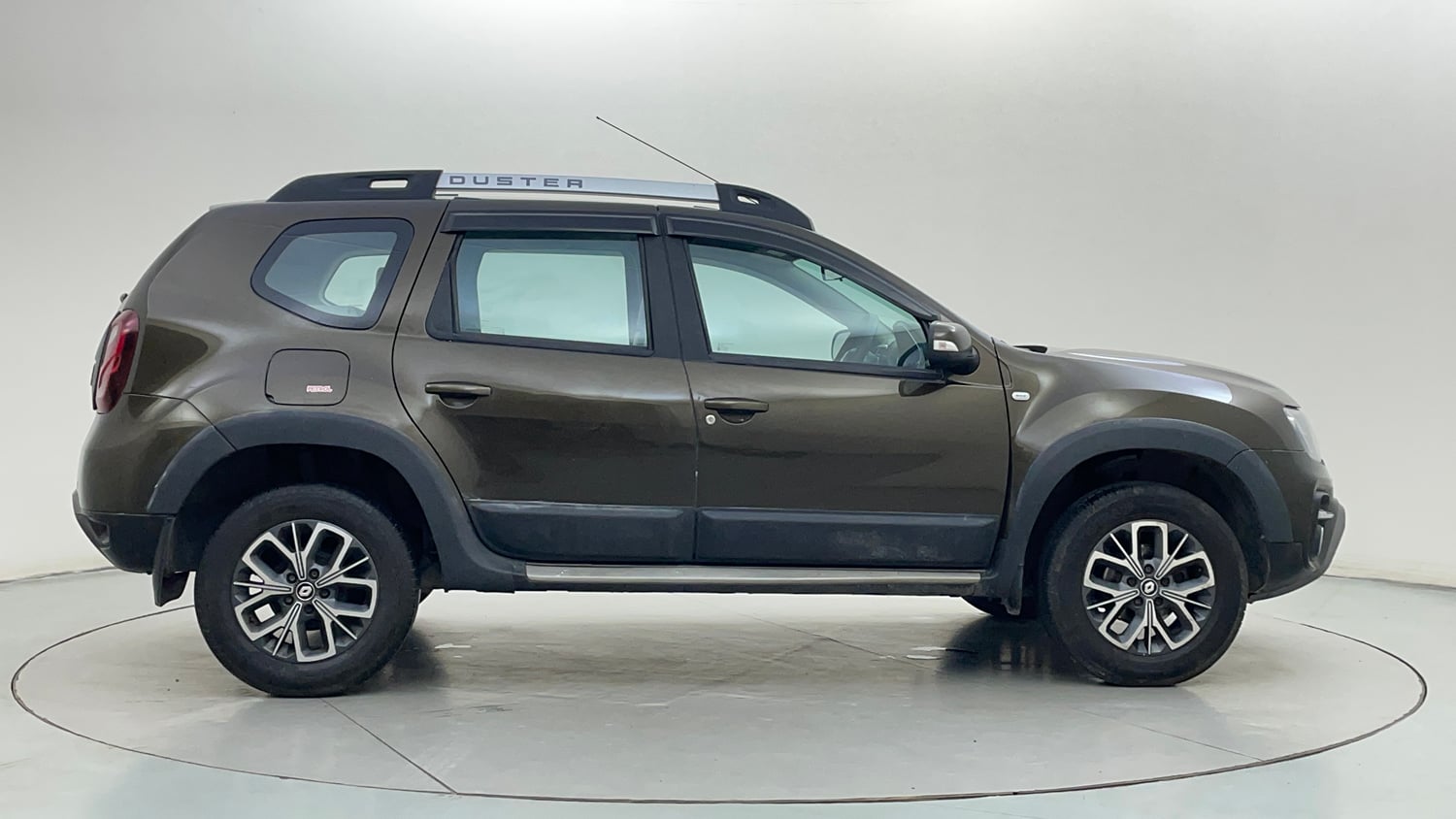 Used 2021 Renault Duster RXZ 1.5 Petrol MT Petrol Manual exterior RIGHT SIDE VIEW