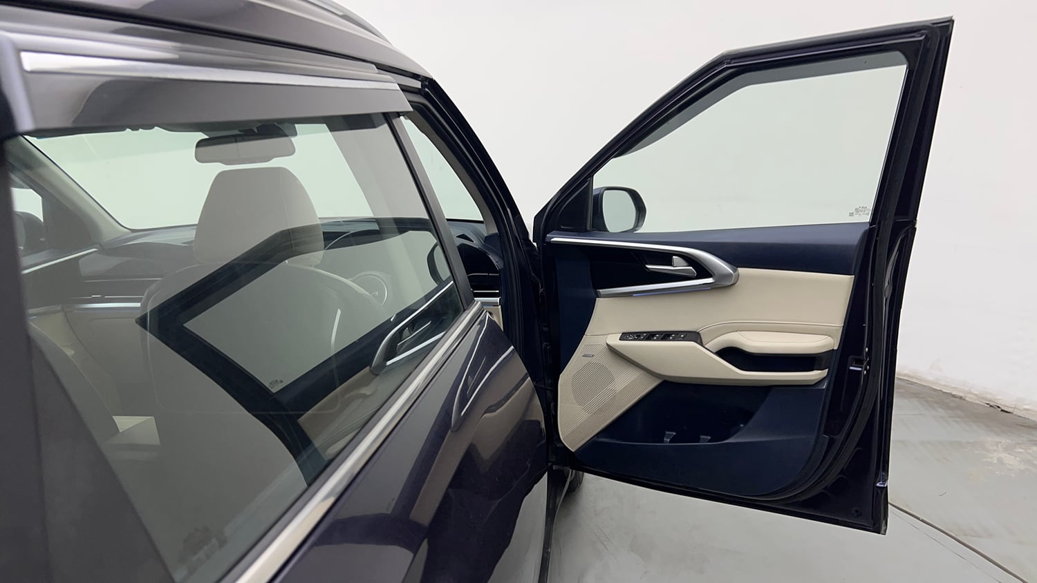 Used 2022 Kia Carens Luxury Plus 1.5 Diesel AT 7 STR Diesel Automatic interior RIGHT FRONT DOOR OPEN VIEW