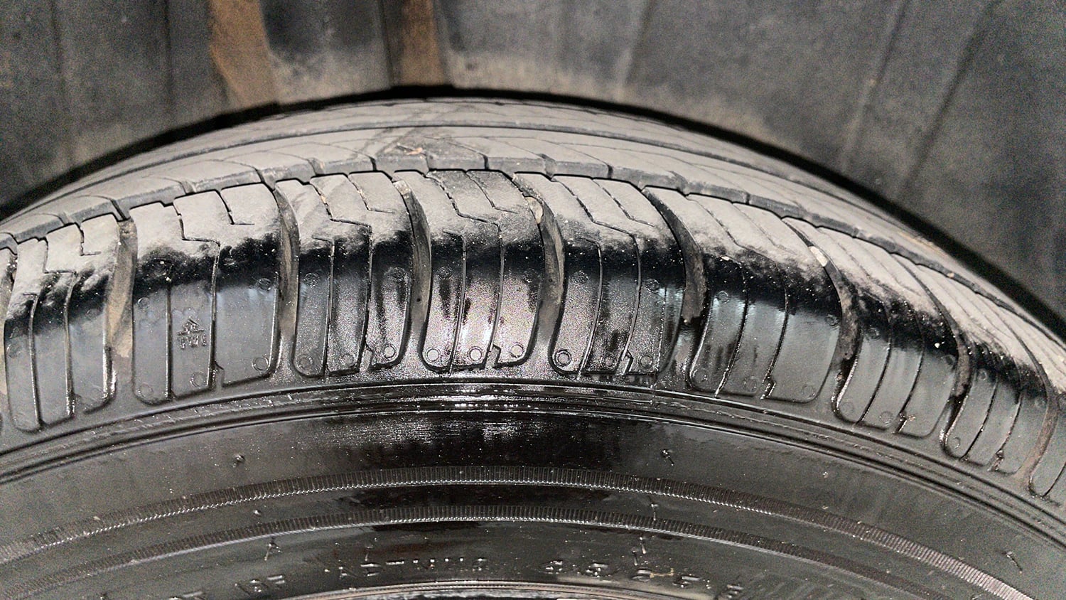 Used 2019 Maruti Suzuki XL6 Alpha AT Petrol Petrol Automatic tyres RIGHT REAR TYRE TREAD VIEW