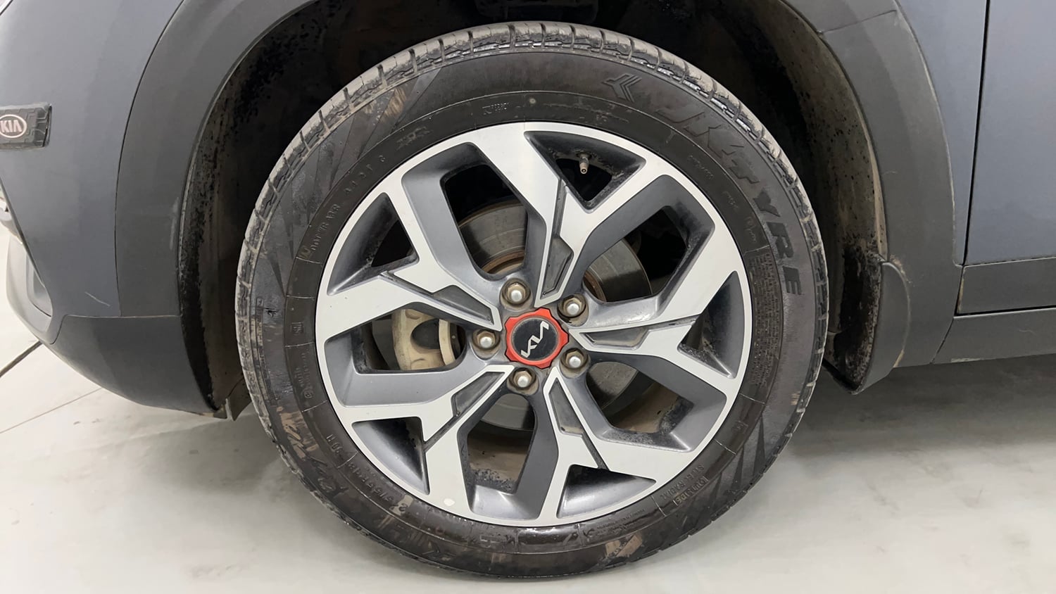 Used 2022 Kia Seltos X Line 1.4 DCT Petrol Automatic tyres LEFT FRONT TYRE RIM VIEW