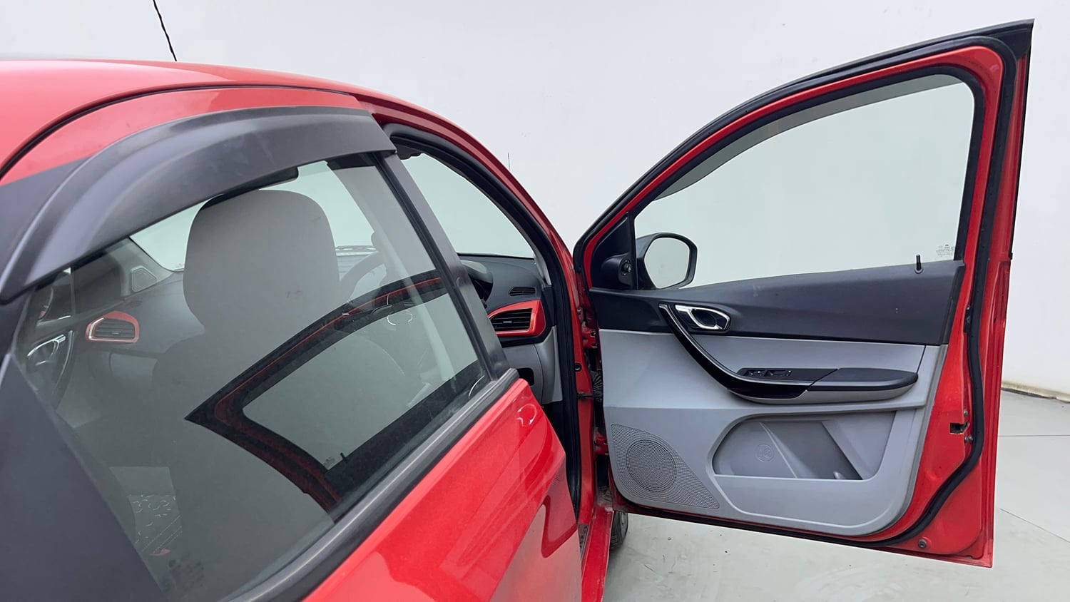 Used 2020 Tata Tiago XZ Plus Dual Tone Petrol Manual interior RIGHT FRONT DOOR OPEN VIEW