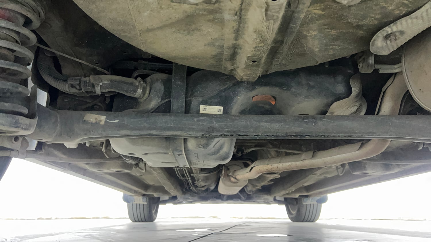 Used 2021 Mahindra XUV 300 W8 (O) 1.2 Petrol AMT Petrol Automatic extra REAR UNDERBODY VIEW (TAKEN FROM REAR)