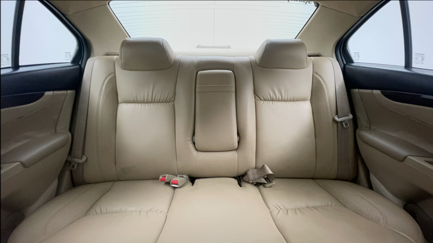 Used 2016 Maruti Suzuki Ciaz VXi+ Petrol Manual interior REAR SEAT CONDITION VIEW