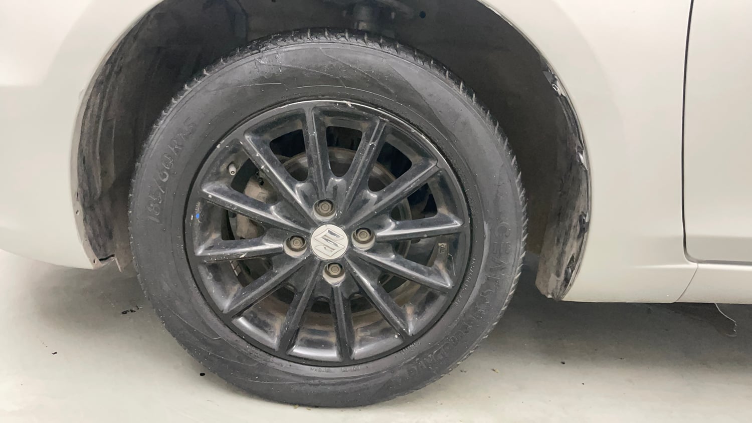 Used 2016 Maruti Suzuki Ciaz VXi+ Petrol Manual tyres LEFT FRONT TYRE RIM VIEW