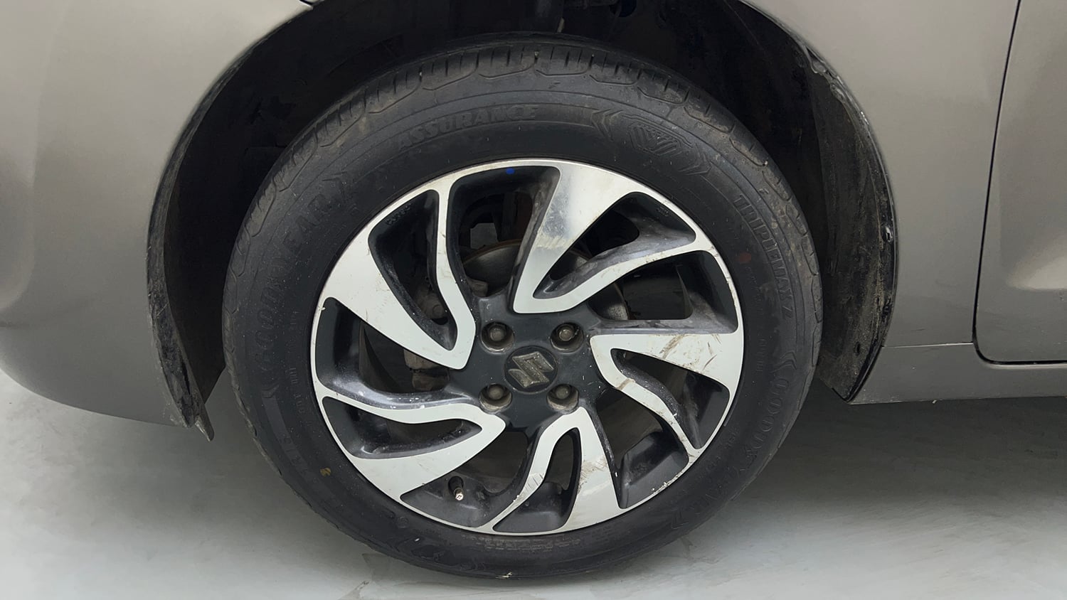 Used 2020 Maruti Suzuki Baleno Alpha Petrol Manual tyres LEFT FRONT TYRE RIM VIEW