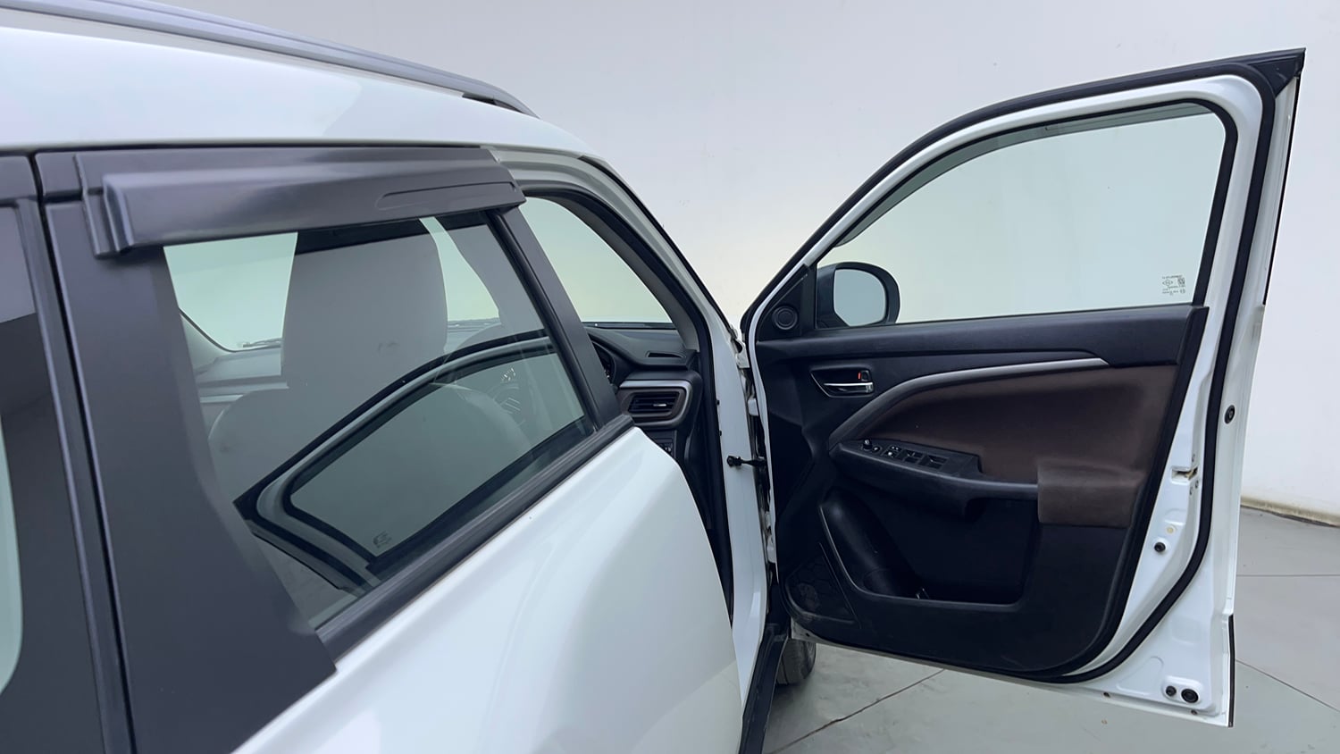 Used 2023 Maruti Suzuki Brezza ZXi Petrol Manual interior RIGHT FRONT DOOR OPEN VIEW