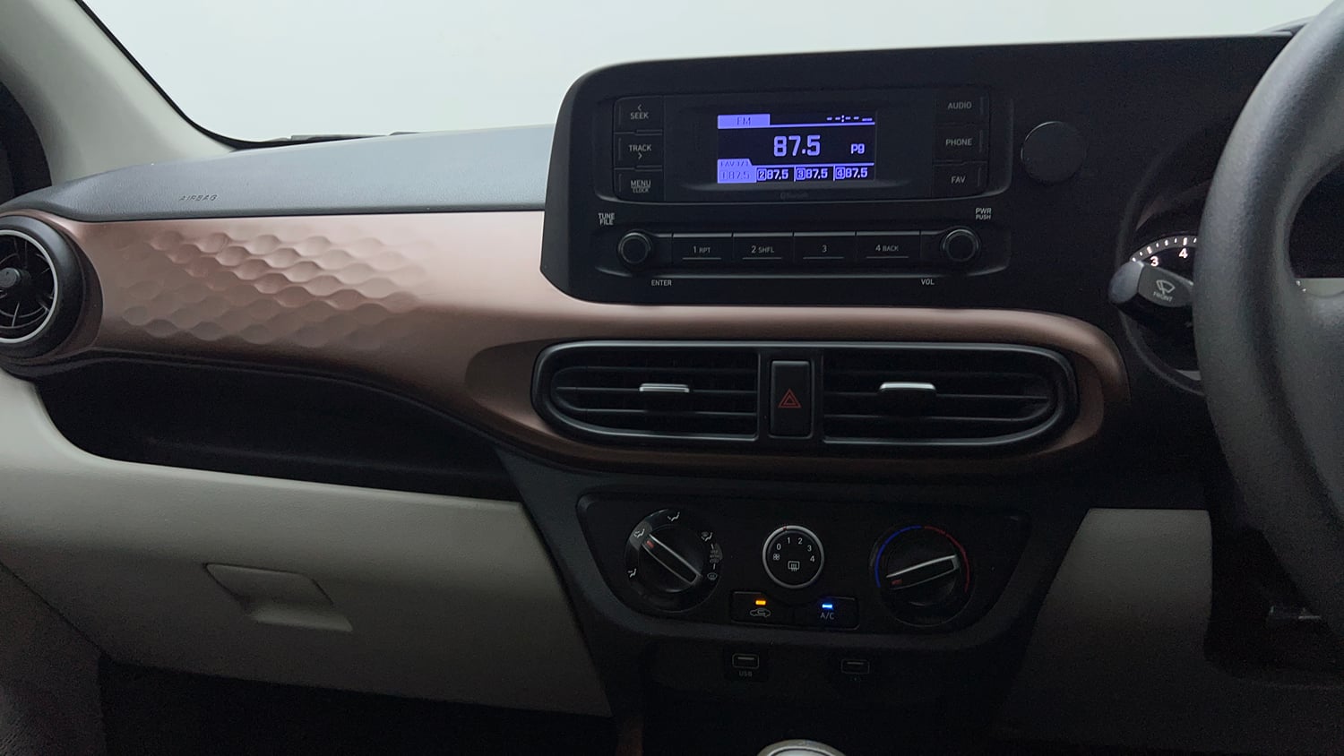 Used 2021 Hyundai Aura S 1.2 CNG Cng Manual interior MUSIC SYSTEM & AC CONTROL VIEW
