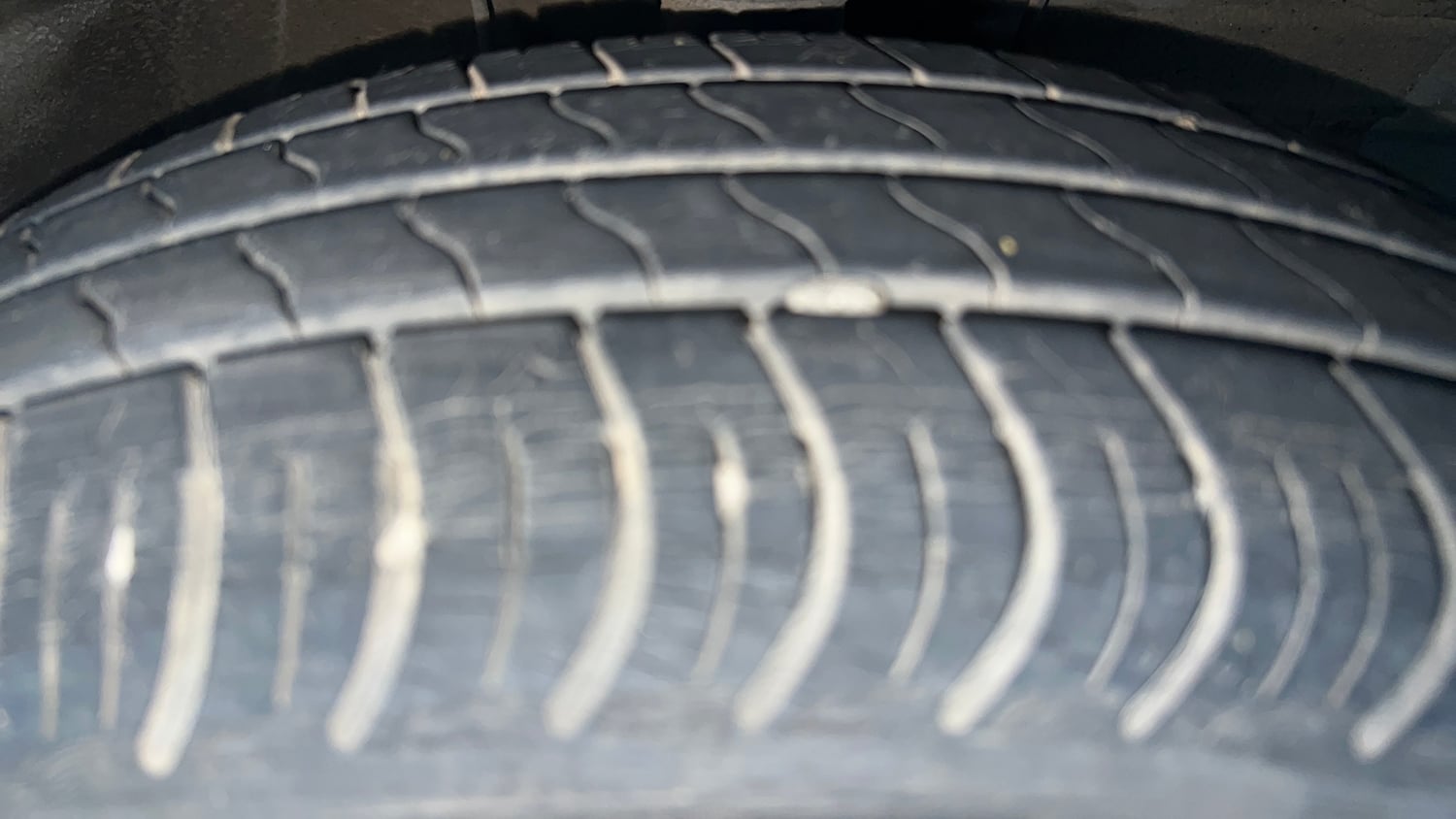 Used 2021 Maruti Suzuki S-Presso VXi AMT Petrol Automatic tyres RIGHT FRONT TYRE TREAD VIEW