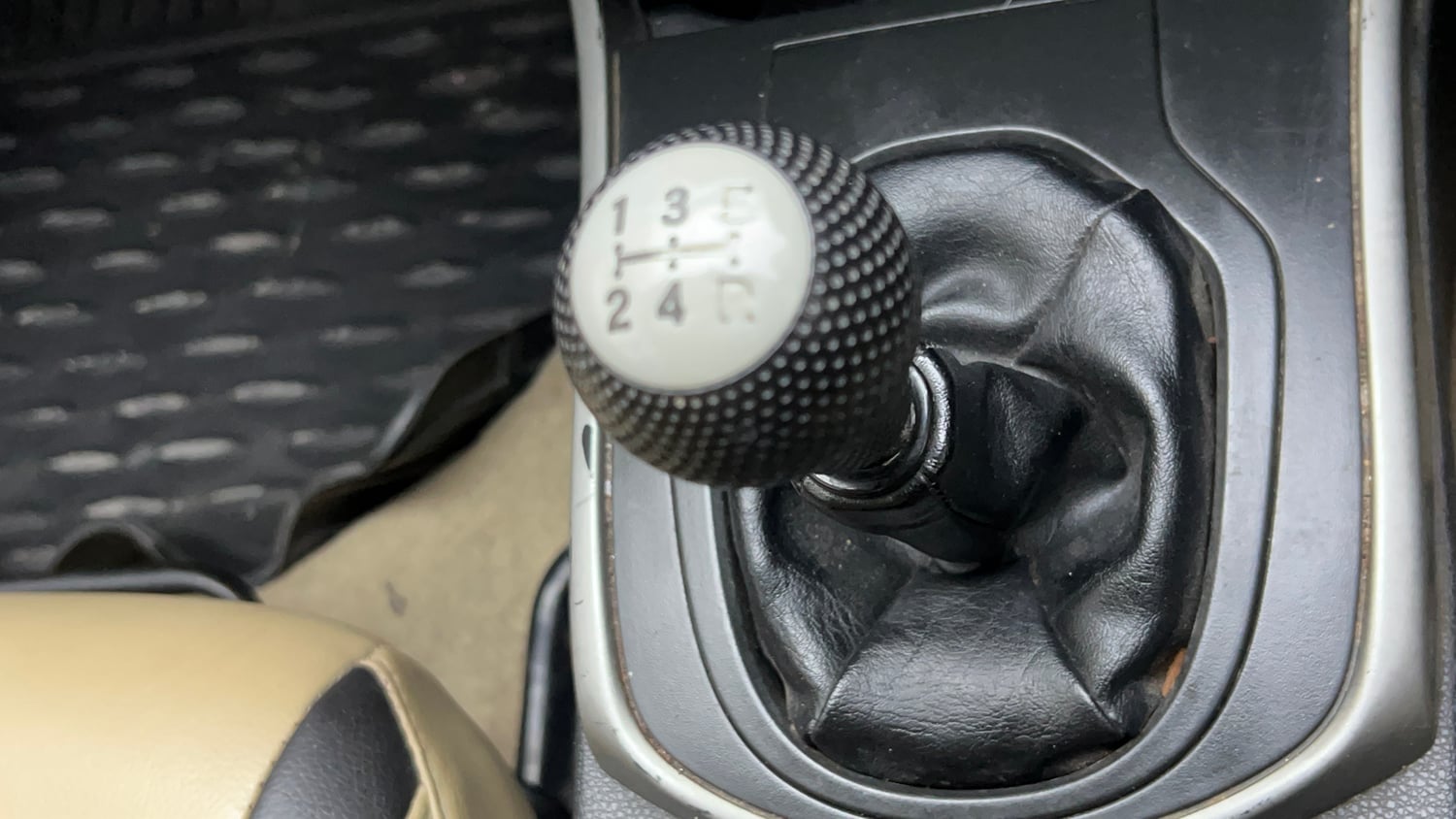 Used 2016 Honda City V Petrol Manual interior GEAR  KNOB VIEW