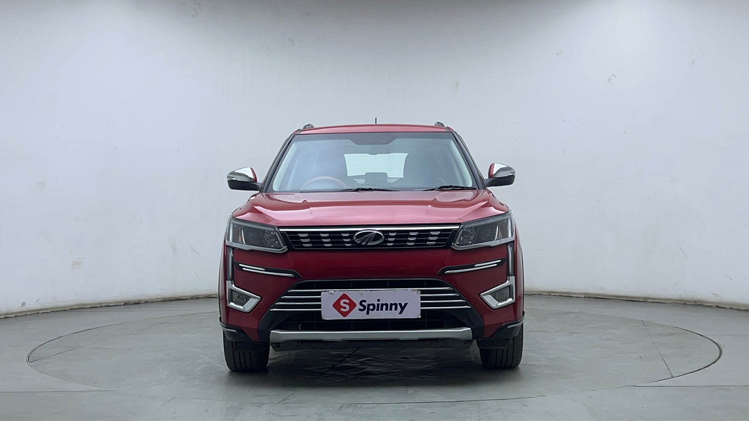 Used 2021 Mahindra XUV 300 W8 (O) 1.2 Petrol AMT Petrol Automatic exterior FRONT VIEW