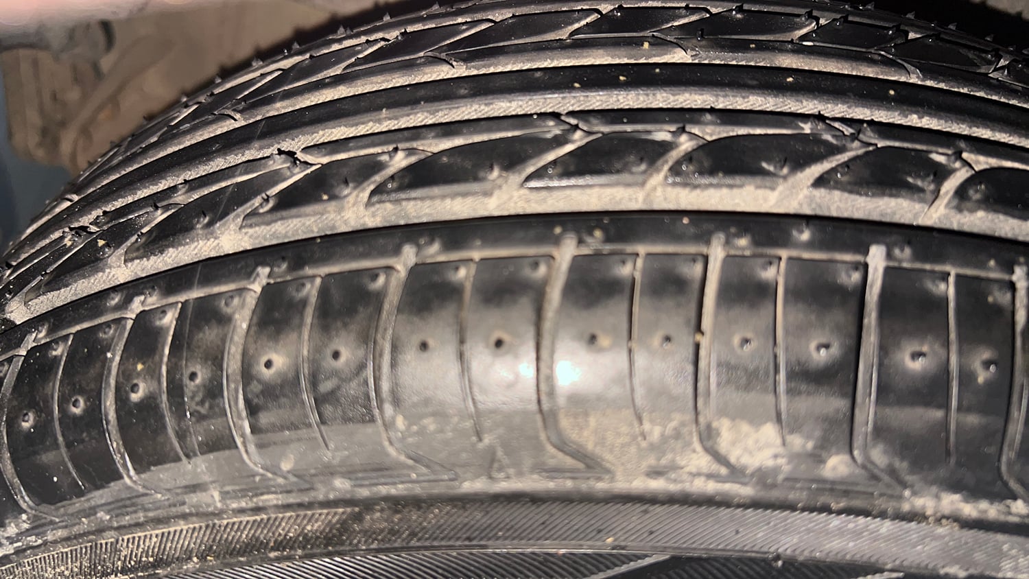 Used 2021 Hyundai Aura S 1.2 CNG Cng Manual tyres RIGHT REAR TYRE TREAD VIEW