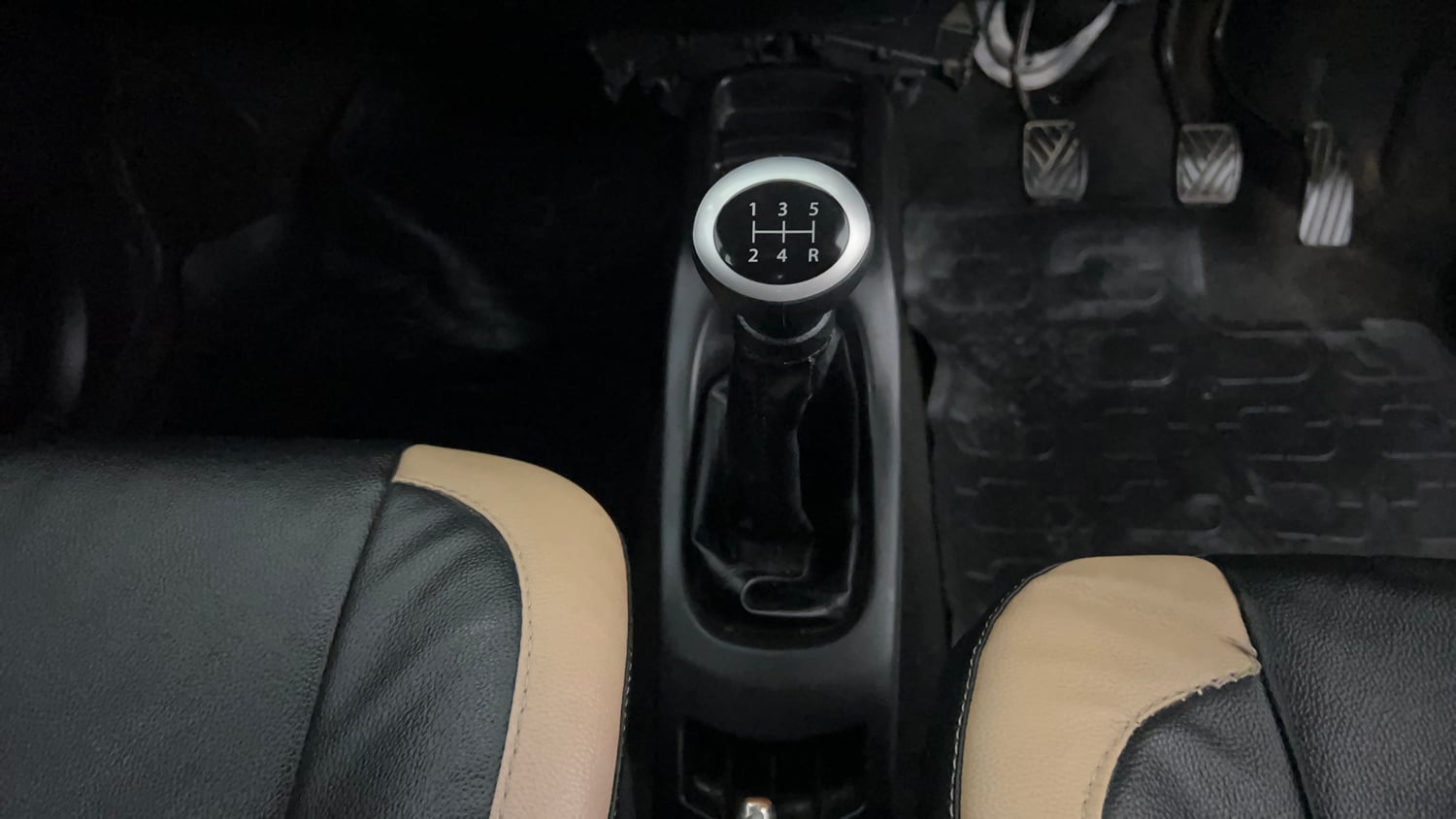 Used 2016 Maruti Suzuki Wagon R VXI Petrol Manual interior GEAR  KNOB VIEW