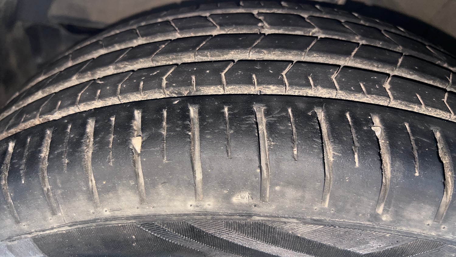 Used 2022 Maruti Suzuki Baleno Zeta MT Petrol Manual tyres LEFT FRONT TYRE TREAD VIEW
