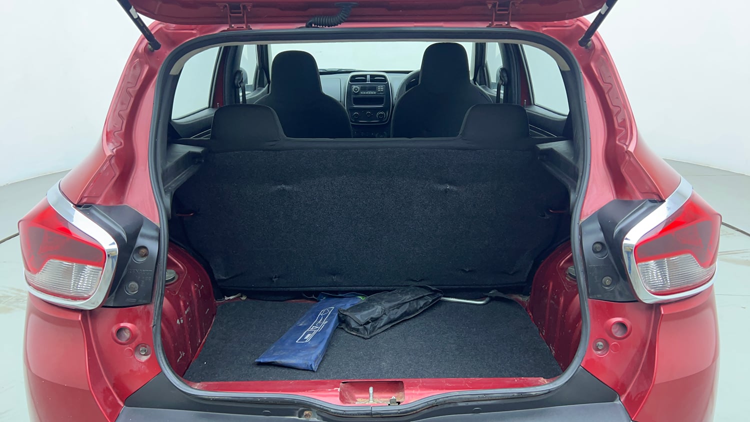Used 2019 Renault Kwid RXL Petrol Manual interior DICKY INSIDE VIEW