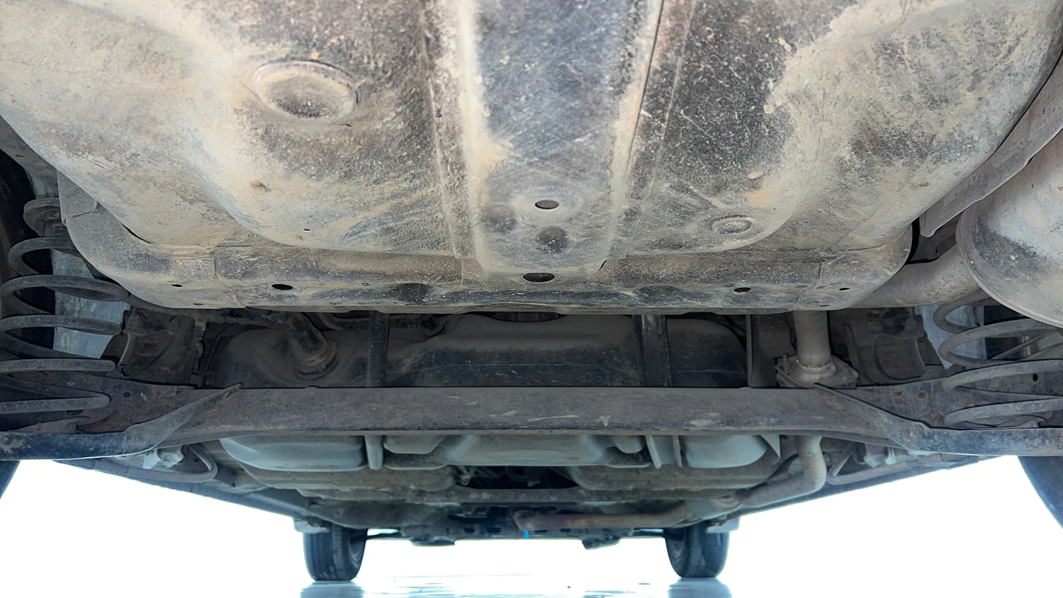 Used 2016 Honda City V Petrol Manual extra REAR UNDERBODY VIEW (TAKEN FROM REAR)