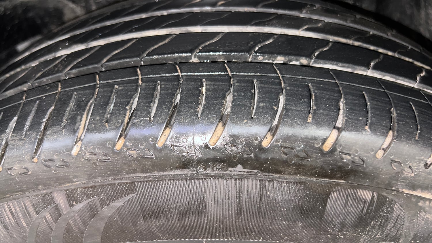 Used 2025 Honda Elevate ZX CVT Petrol Automatic tyres RIGHT REAR TYRE TREAD VIEW