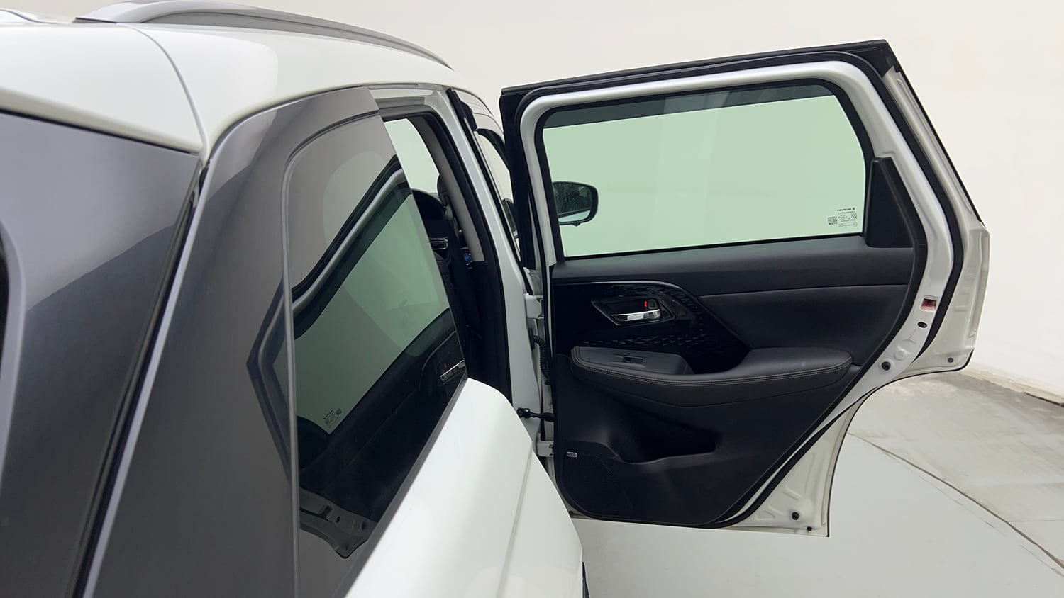 Used 2025 Maruti Suzuki Victoris ZXI+ (O) THS 2W Hybrid Automatic interior RIGHT REAR DOOR OPEN VIEW