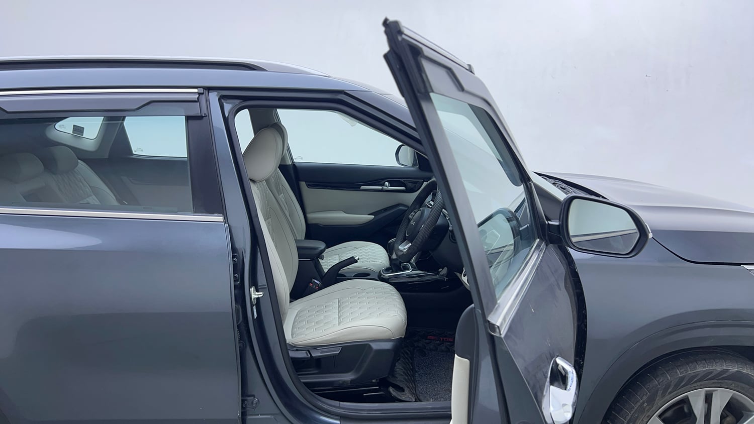 Used 2022 Kia Seltos HTX 1.5 Petrol Manual interior RIGHT SIDE FRONT DOOR CABIN VIEW
