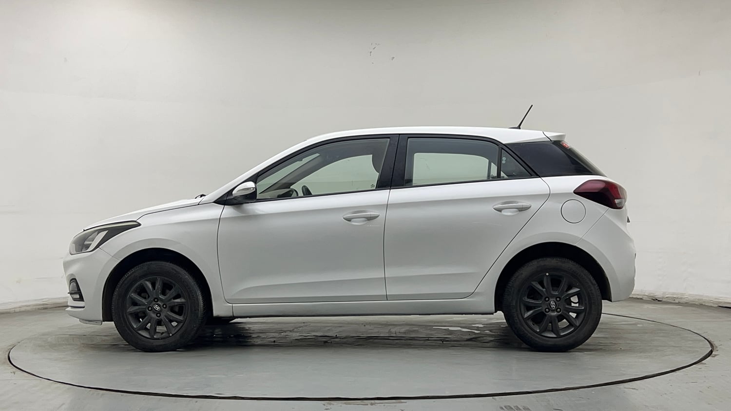 Used 2019 Hyundai Elite i20 Sportz Plus 1.2 CVT Petrol Automatic exterior LEFT SIDE VIEW