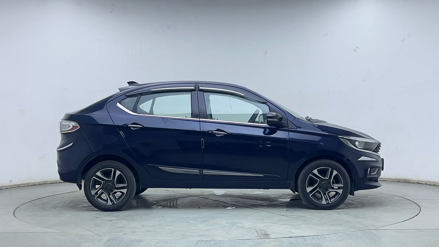 Used 2023 Tata Tigor XZ Plus Petrol Manual exterior RIGHT SIDE VIEW