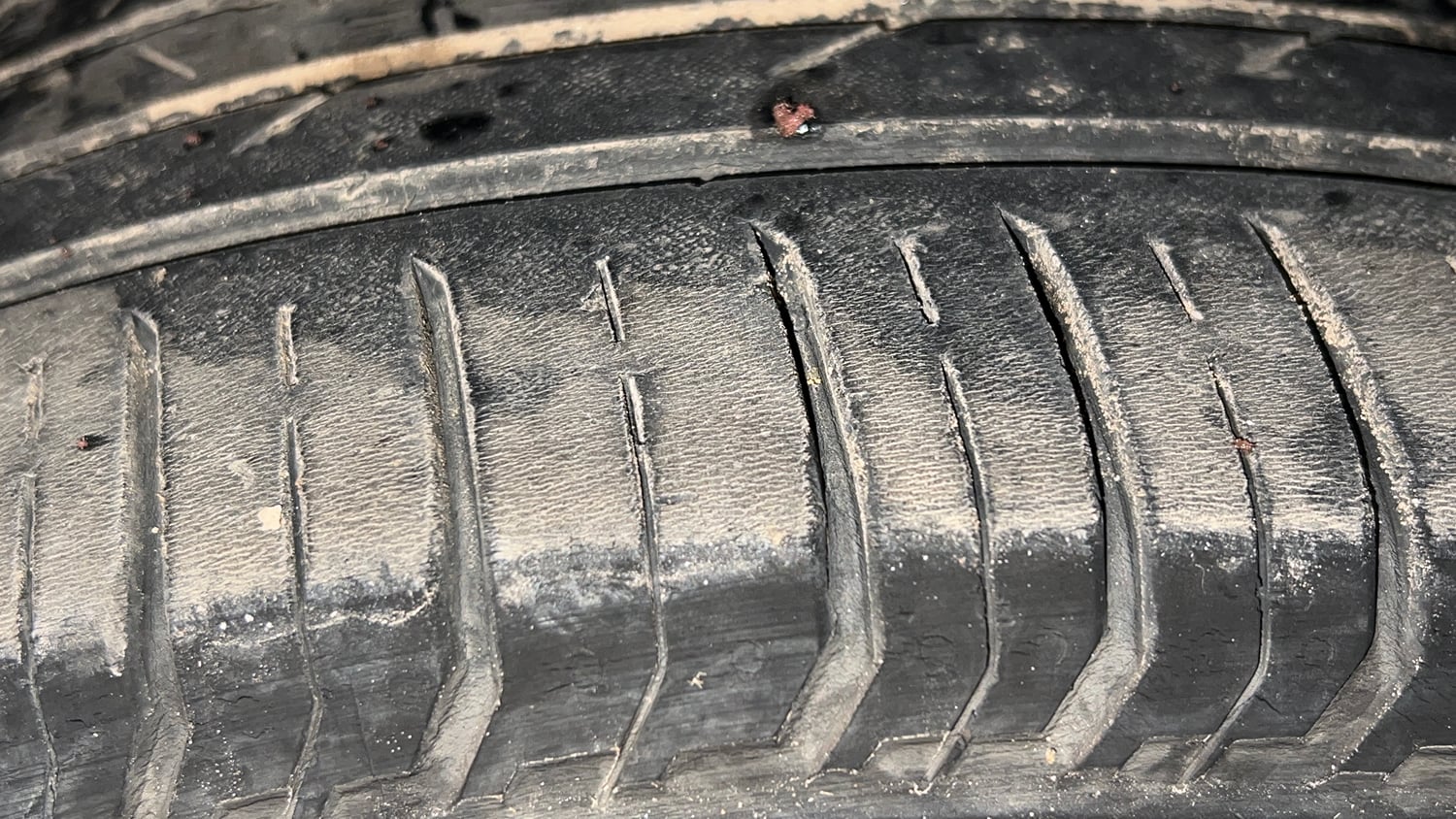 Used 2022 Volkswagen Virtus GT Plus 1.5 TSI EVO DSG Petrol Automatic tyres LEFT FRONT TYRE TREAD VIEW