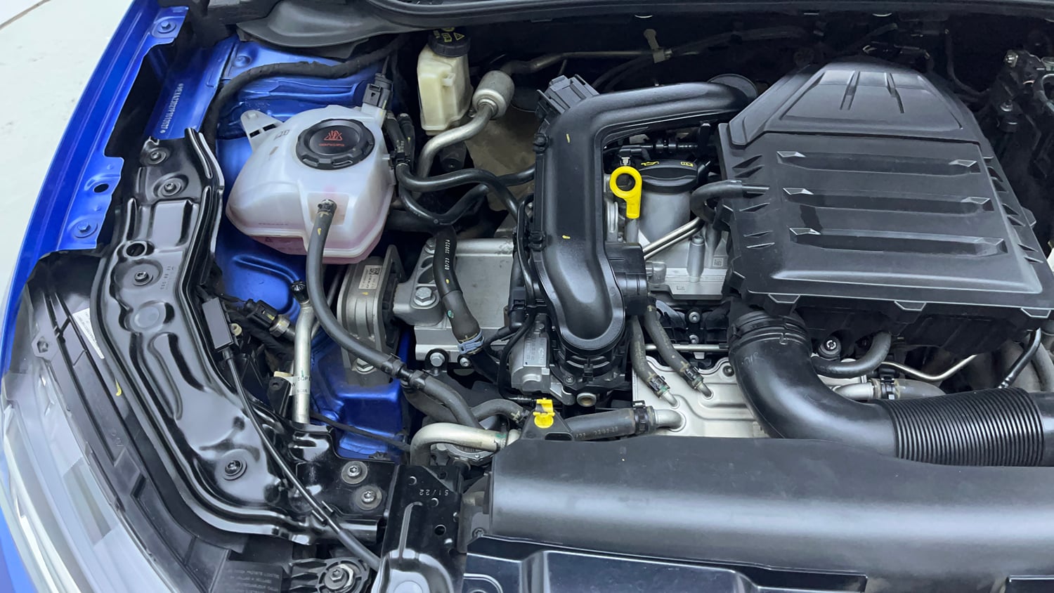 Used 2023 Volkswagen Virtus Topline 1.0 TSI AT Petrol Automatic engine ENGINE RIGHT SIDE VIEW