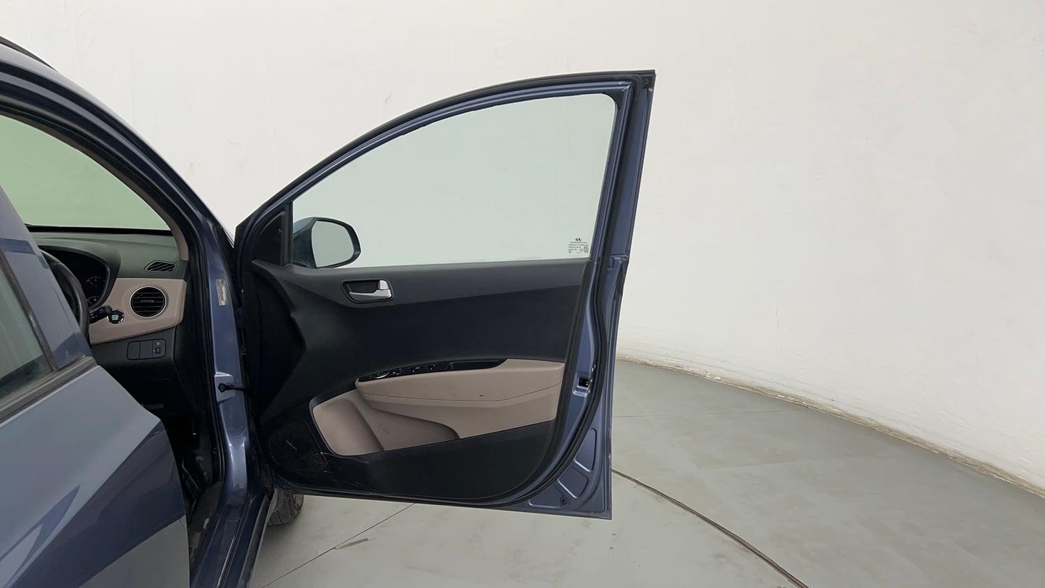 Used 2015 Hyundai Grand i10 Asta AT 1.2 Kappa VTVT Petrol Automatic interior RIGHT FRONT DOOR OPEN VIEW