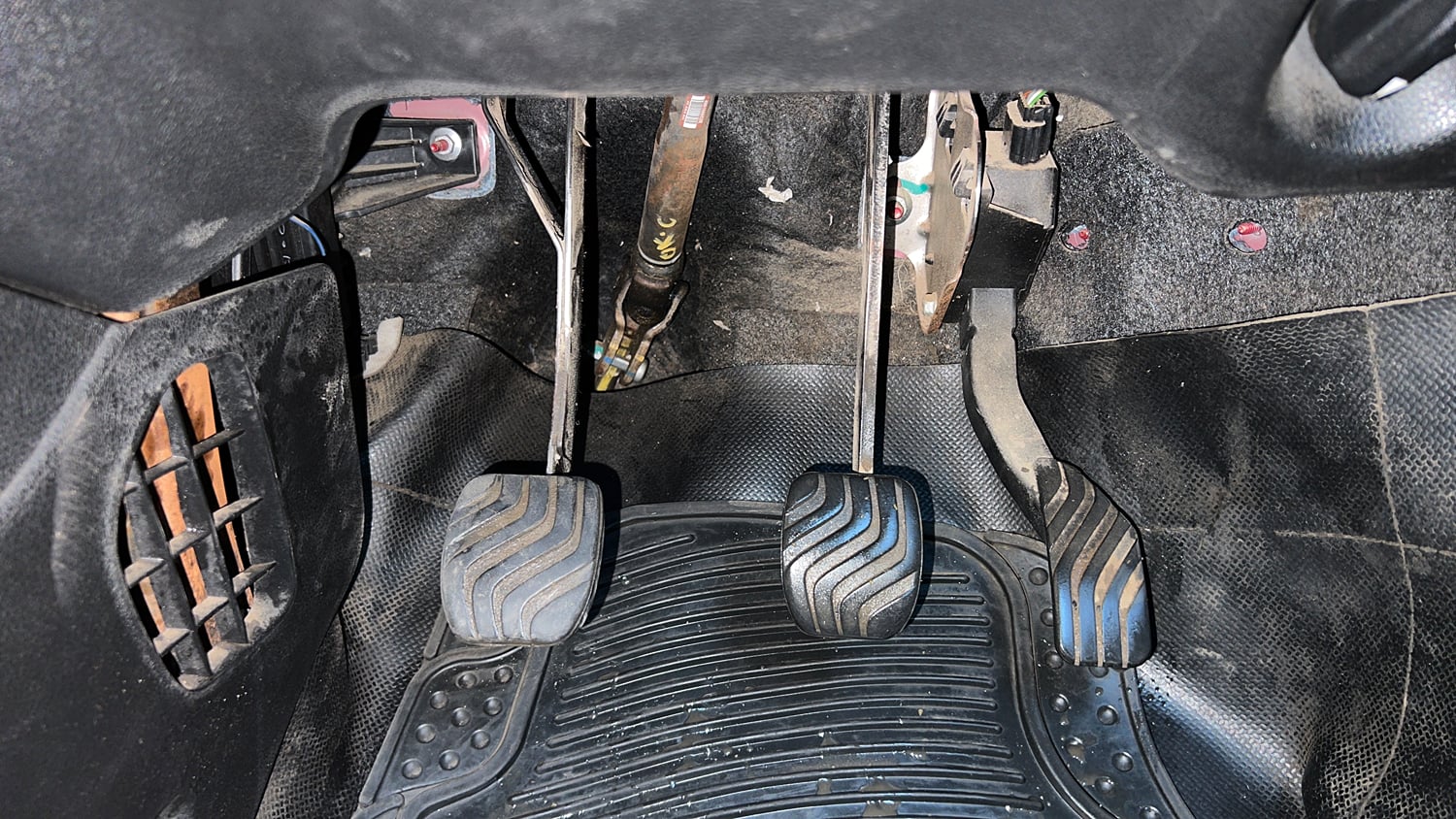 Used 2019 Renault Kwid RXL Petrol Manual interior PEDALS VIEW
