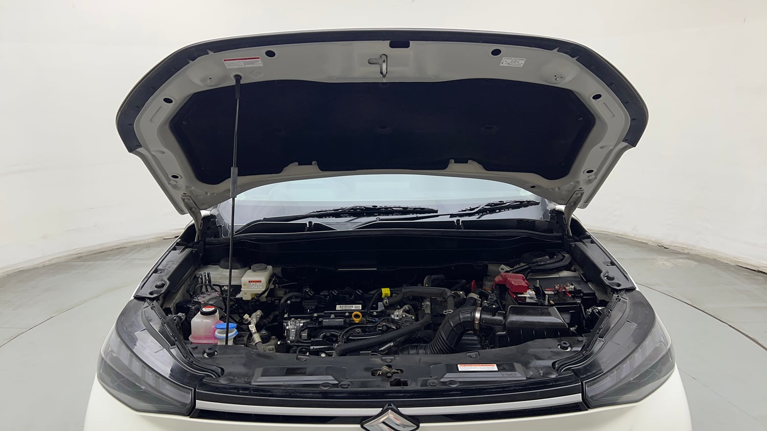 Used 2025 Maruti Suzuki Victoris ZXI+ (O) THS 2W Hybrid Automatic engine ENGINE & BONNET OPEN FRONT VIEW