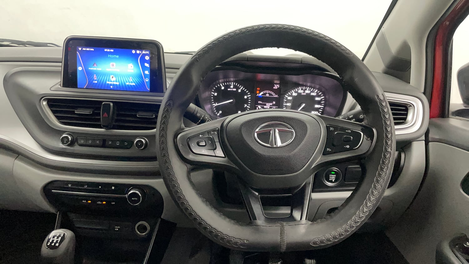 Used 2020 Tata Altroz XT Petrol Petrol Manual interior STEERING VIEW