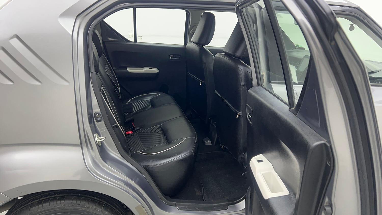 Used 2018 Maruti Suzuki Ignis Delta 1.2 AMT Petrol Automatic interior RIGHT SIDE REAR DOOR CABIN VIEW