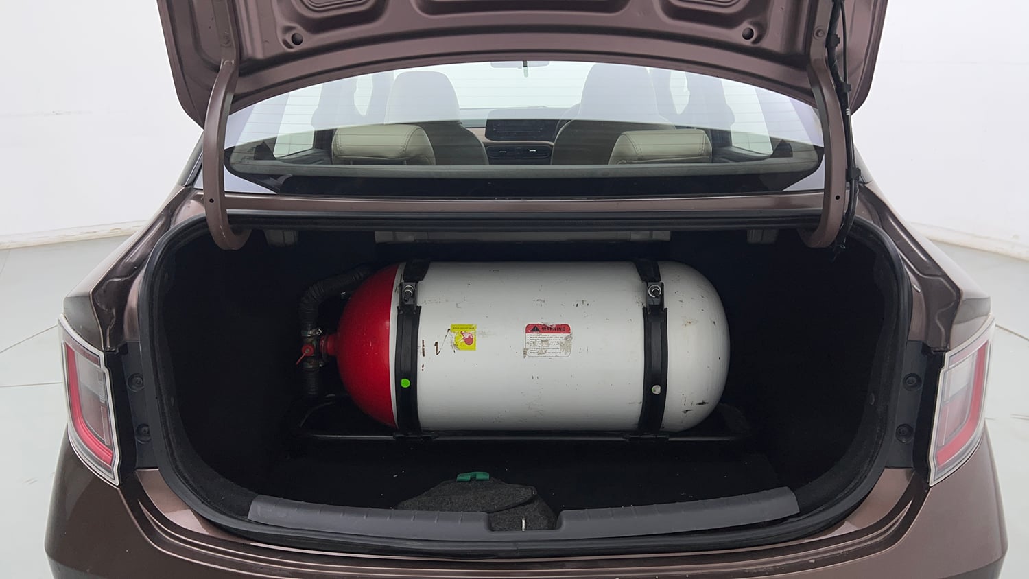 Used 2021 Hyundai Aura S 1.2 CNG Cng Manual interior DICKY INSIDE VIEW